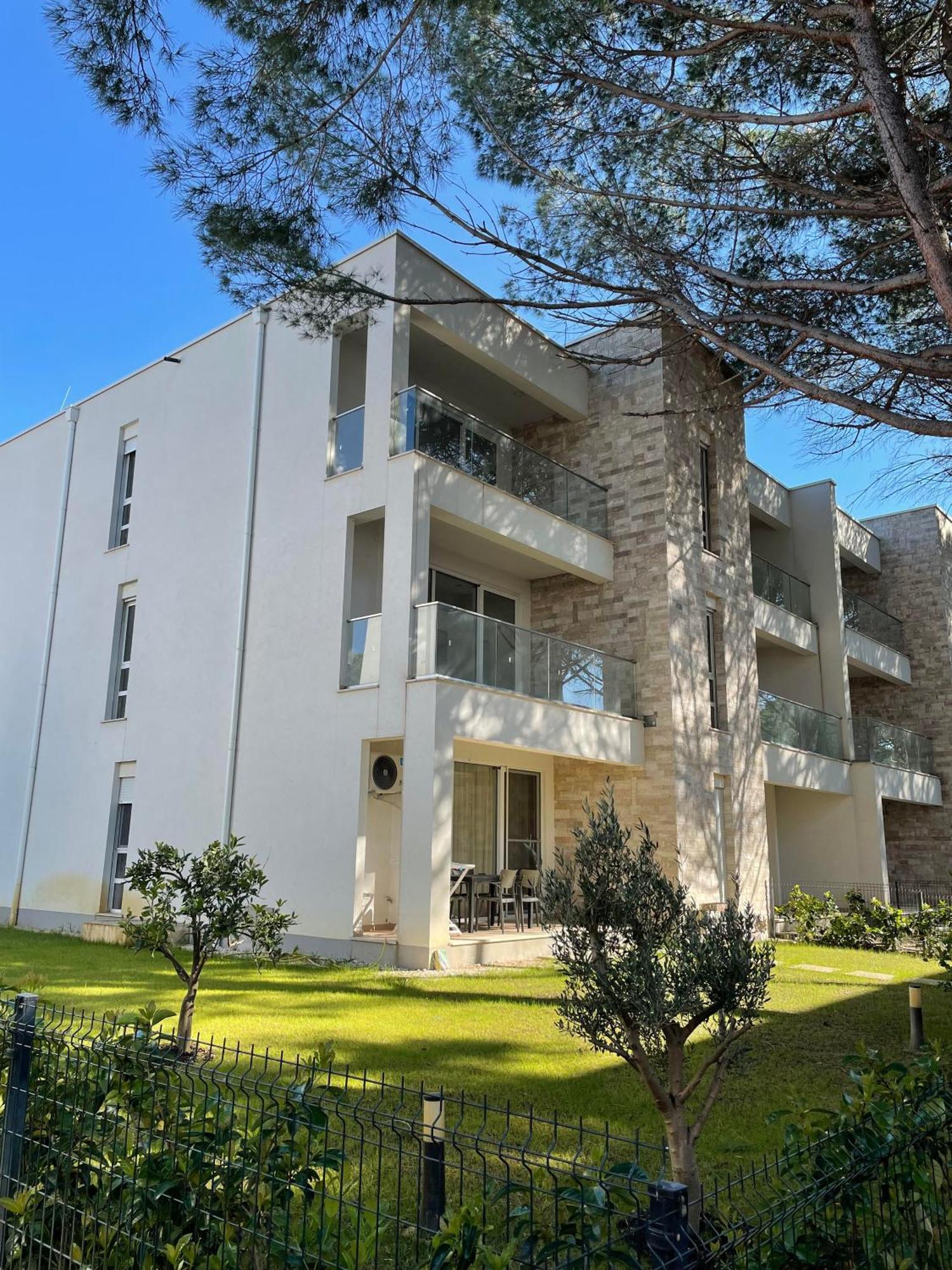 M&E Premium Apartments - San Pietro Durrës 外观 照片